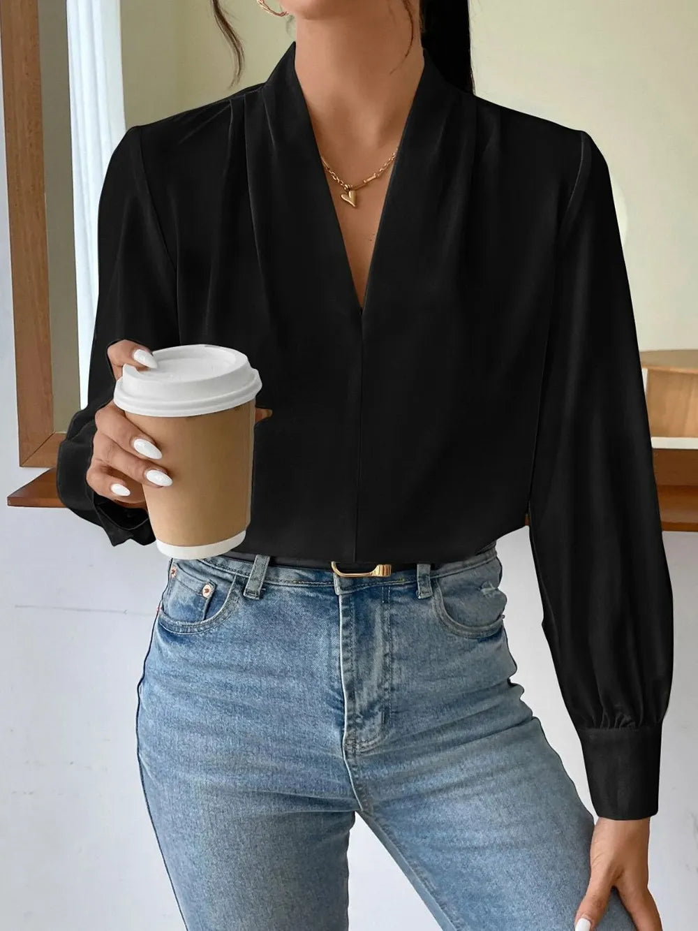 Long sleeved shirt design sense V-neck solid color loose top autumn shirt